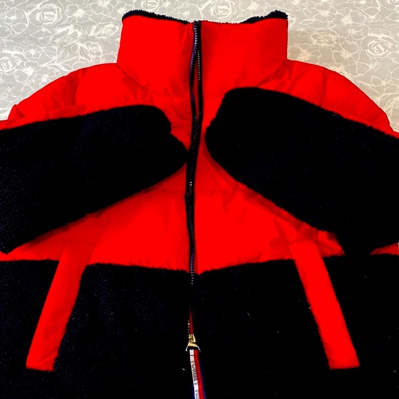 Red - Picture 3 of 10